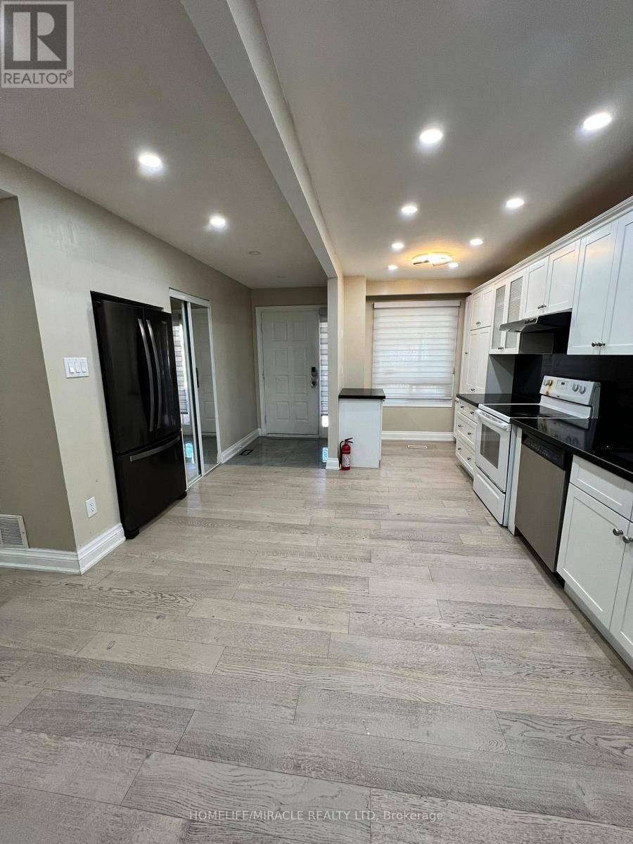 Brampton (brampton West), ON L6X2S7,15 SLATER CIRCLE
