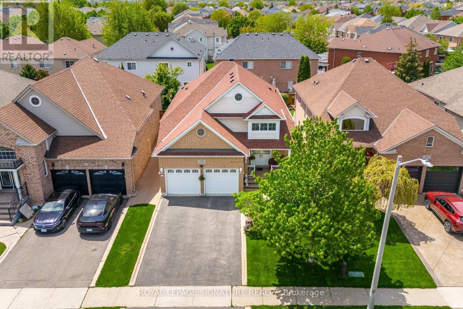Brampton (northwest Sandalwood Parkway), ON L7A1V9,206 VAN SCOTT DRIVE