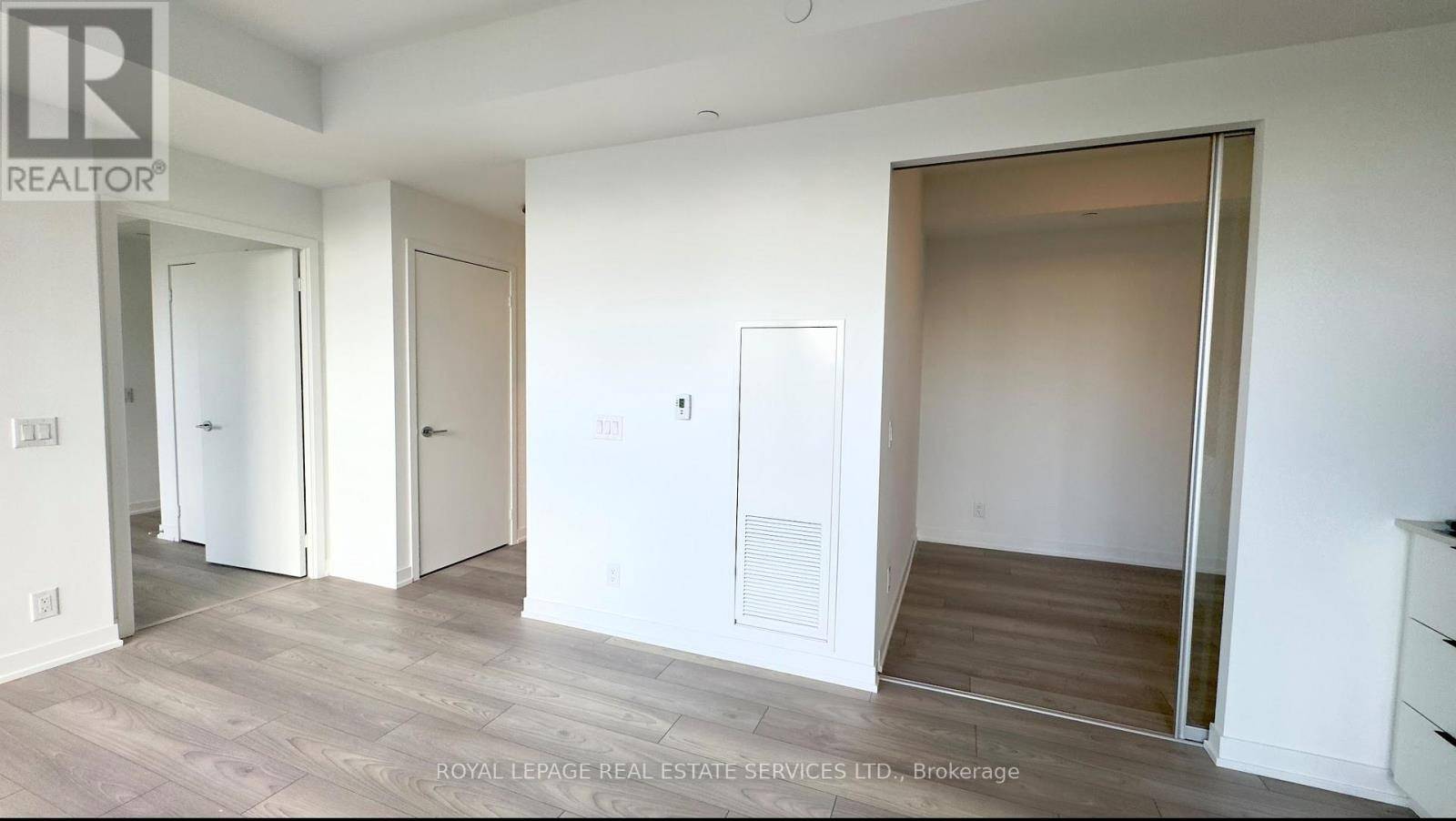 Toronto (south Parkdale), ON M6K1Z7,285 DUFFERIN ST #602