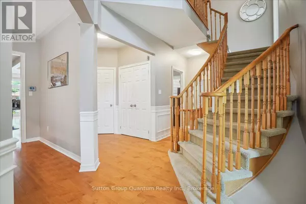 Oakville (ro River Oaks), ON L6H6S2,2477 LONGRIDGE CRESCENT