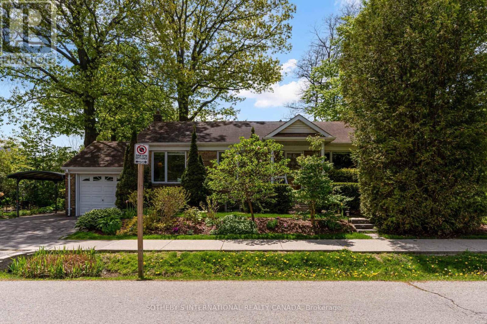 Mississauga (mineola), ON L5G3P2,1226 CROSSFIELD BEND