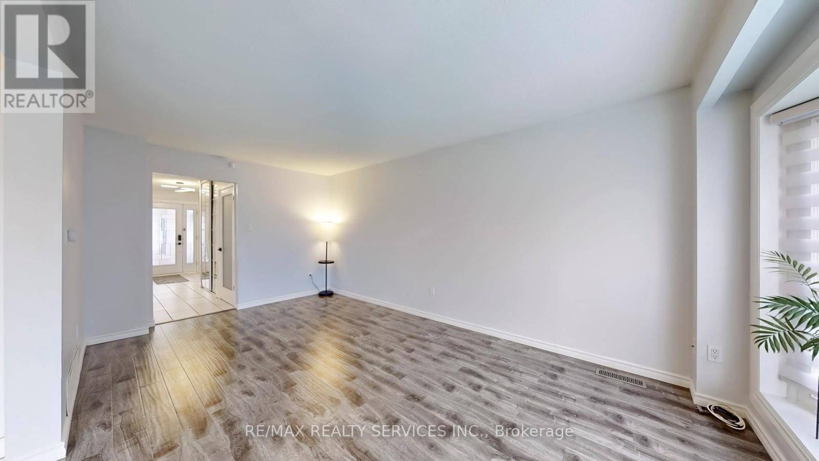 Brampton (central Park), ON L6S3K1,80 CARISBROOKE COURT