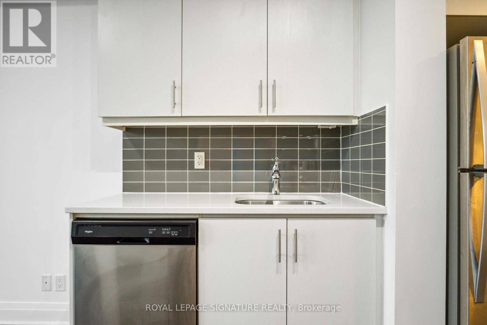 Toronto (islington-city Centre West), ON M8Z0C8,17 Zorra ST #412