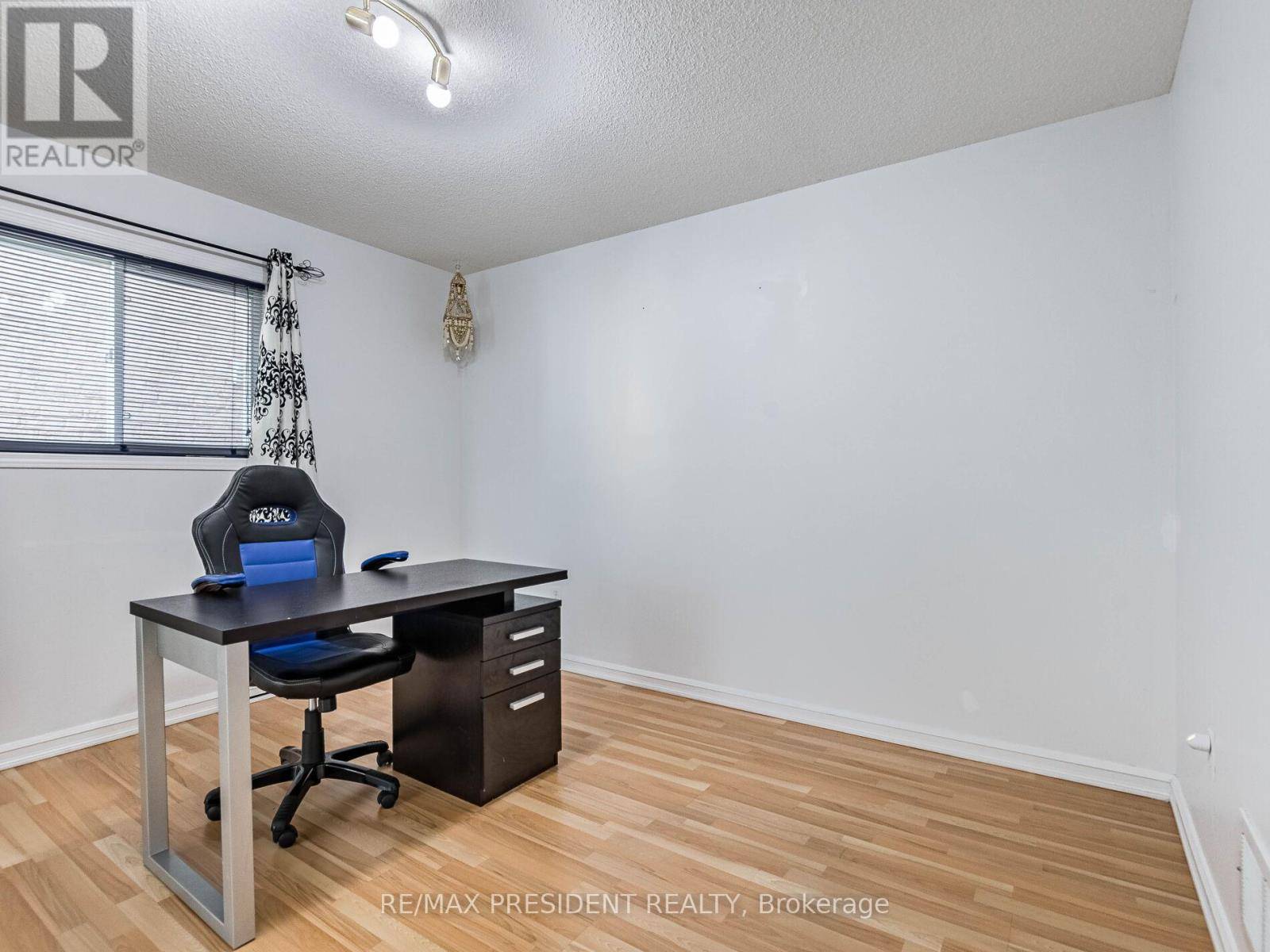 Brampton (northwest Sandalwood Parkway), ON L7A2C9,36 PRINCE CRESCENT