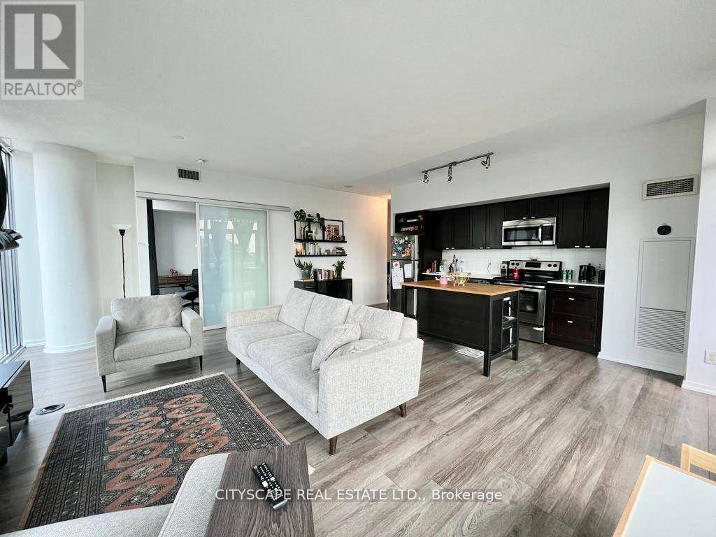 Toronto (high Park-swansea), ON M6S5B5,105 The Queensway WAY #310