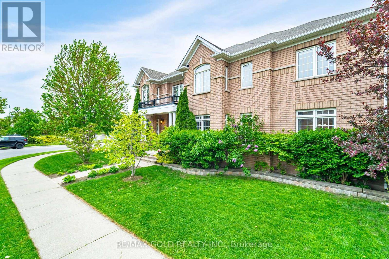 Brampton (credit Valley), ON L6X0R7,16 LARKBERRY ROAD