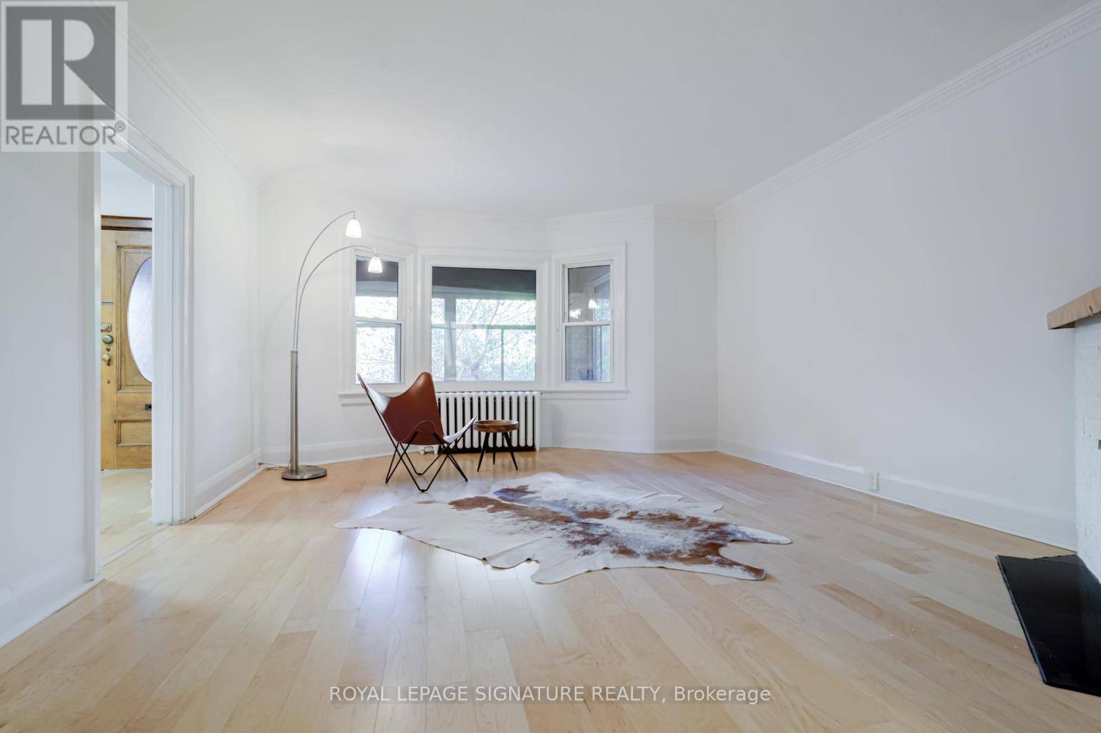 Toronto (high Park North), ON M6P2V9,36 GOTHIC AVENUE
