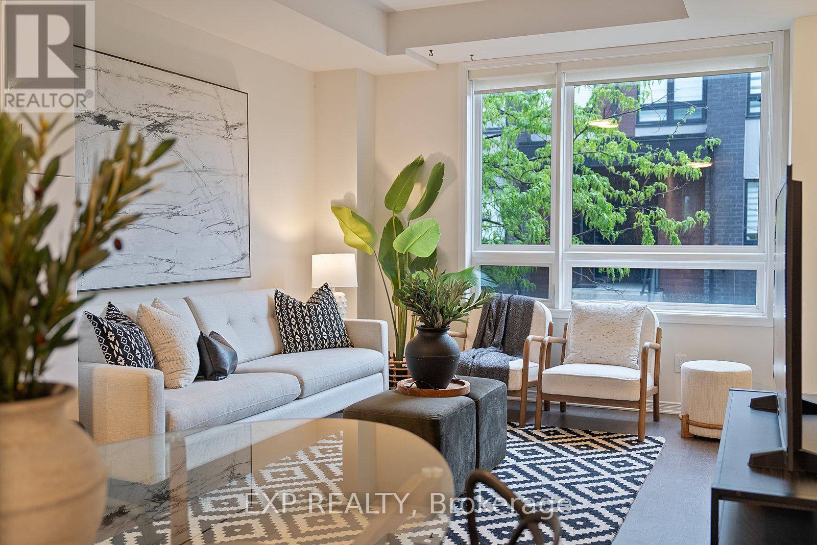 1100 Briar Hill AVE #208, Toronto (yorkdale-glen Park), ON M6B1M7