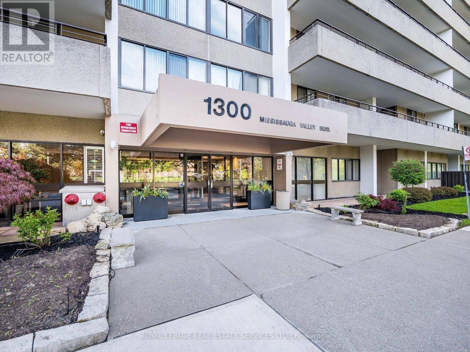 1300 Mississauga Valley BLVD #203, Mississauga (mississauga Valleys), ON L5A3S8