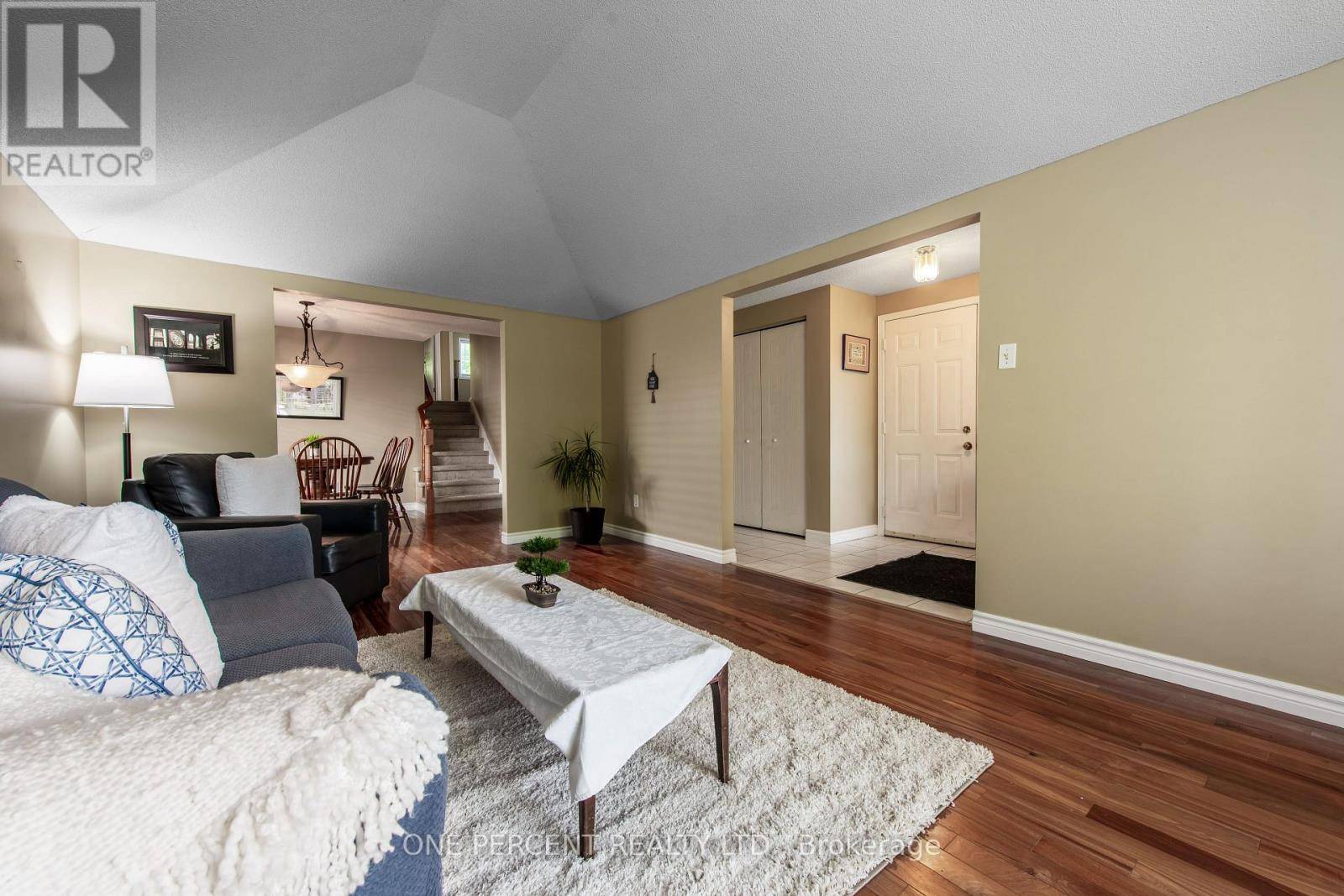 Orangeville, ON L9W4T1,240 WALSH CRESCENT