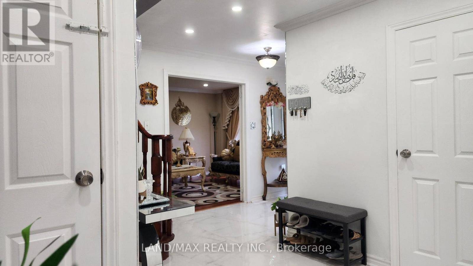 Mississauga (meadowvale), ON L5N3J9,6636 EDENWOOD DRIVE