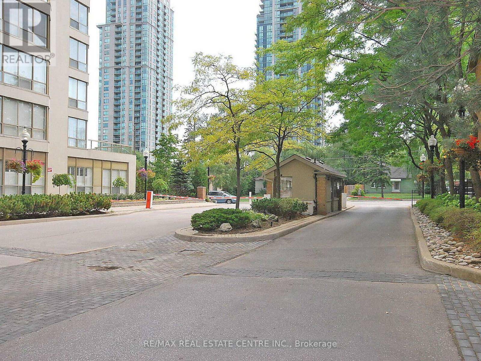 Mississauga (city Centre), ON L5B3Z3,55 Elm DR West #1404