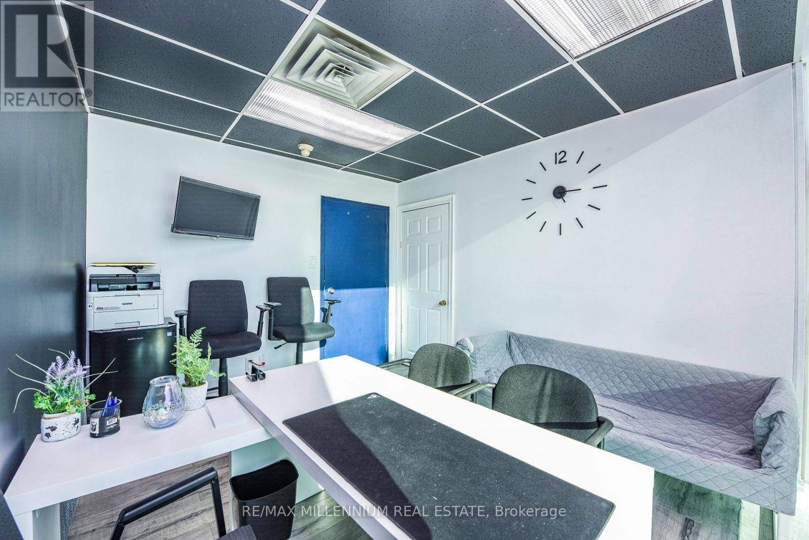 Brampton (bramalea West Industrial), ON L6T1A2,1300 Steeles AVE #202/203
