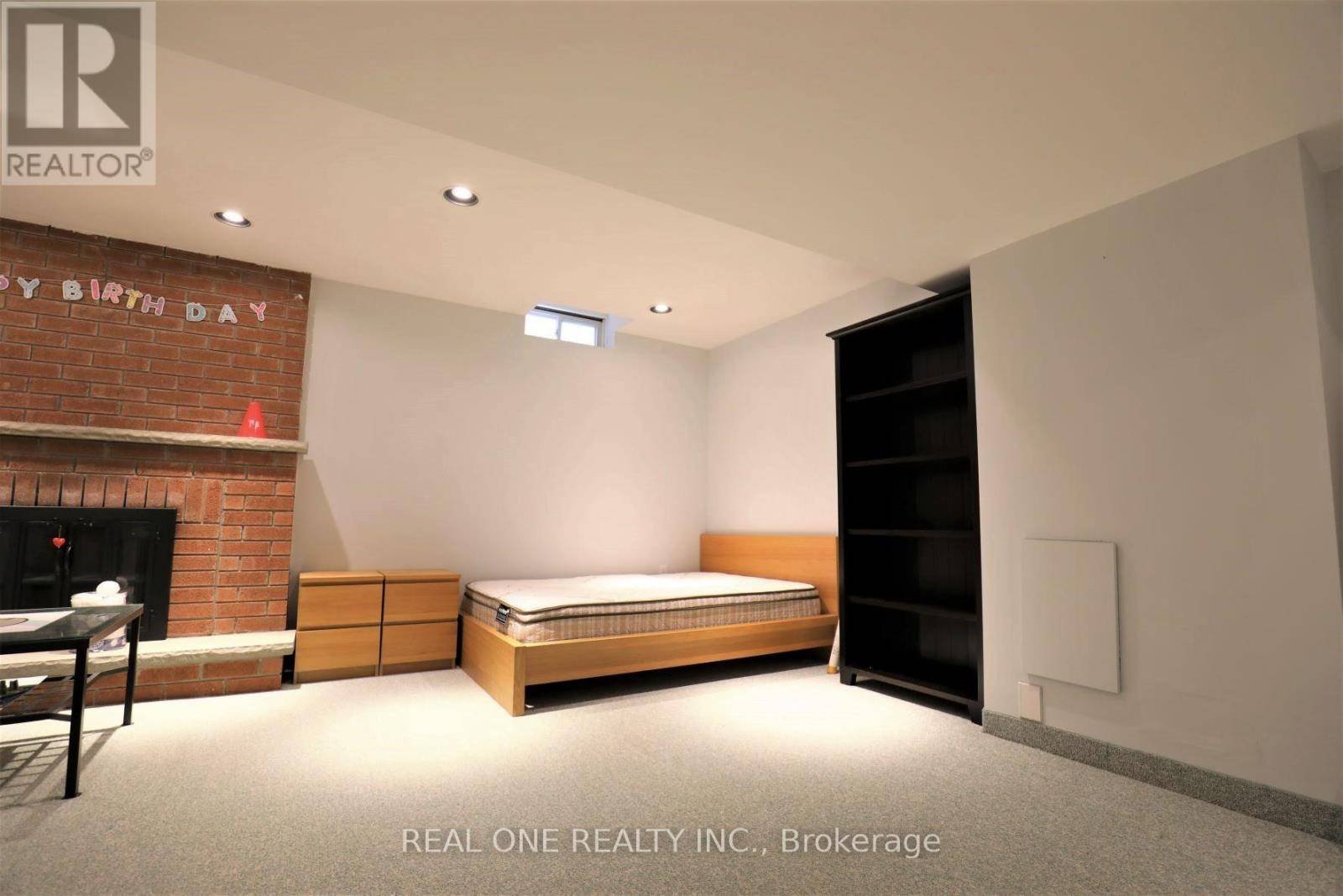 Mississauga (central Erin Mills), ON L5M5G3,5650 HADDON HALL ROAD
