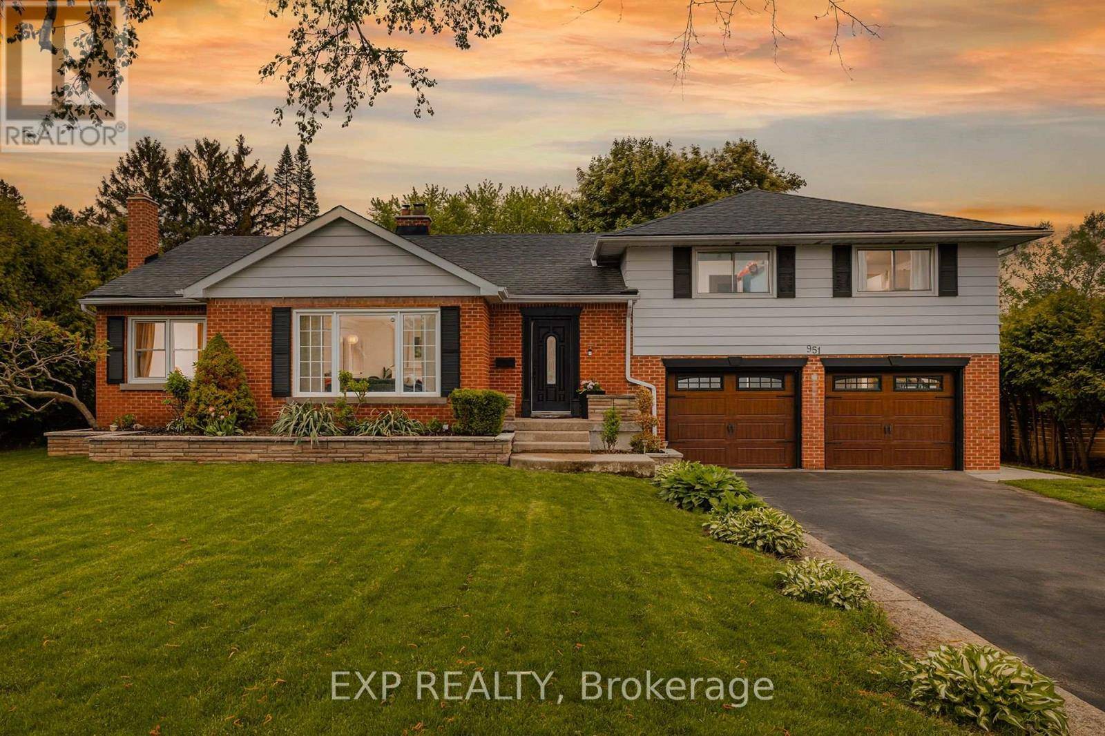 951 GORTON AVENUE, Burlington (bayview), ON L7T1S6