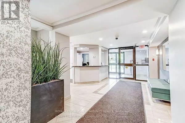 Toronto (humber Heights), ON M9P3T2,95 La Rose AVE #1004