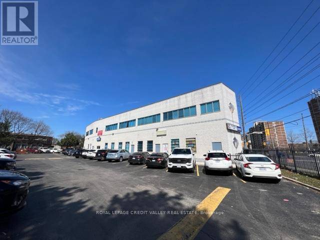 Toronto (west Humber-clairville), ON M9V5H8,1625 Albion RD #105C
