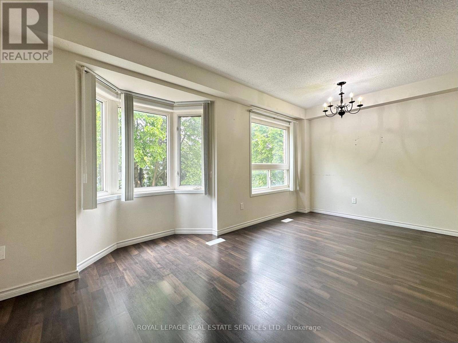 Mississauga (central Erin Mills), ON L5M6Z5,4600 Kimbermount AVE #39