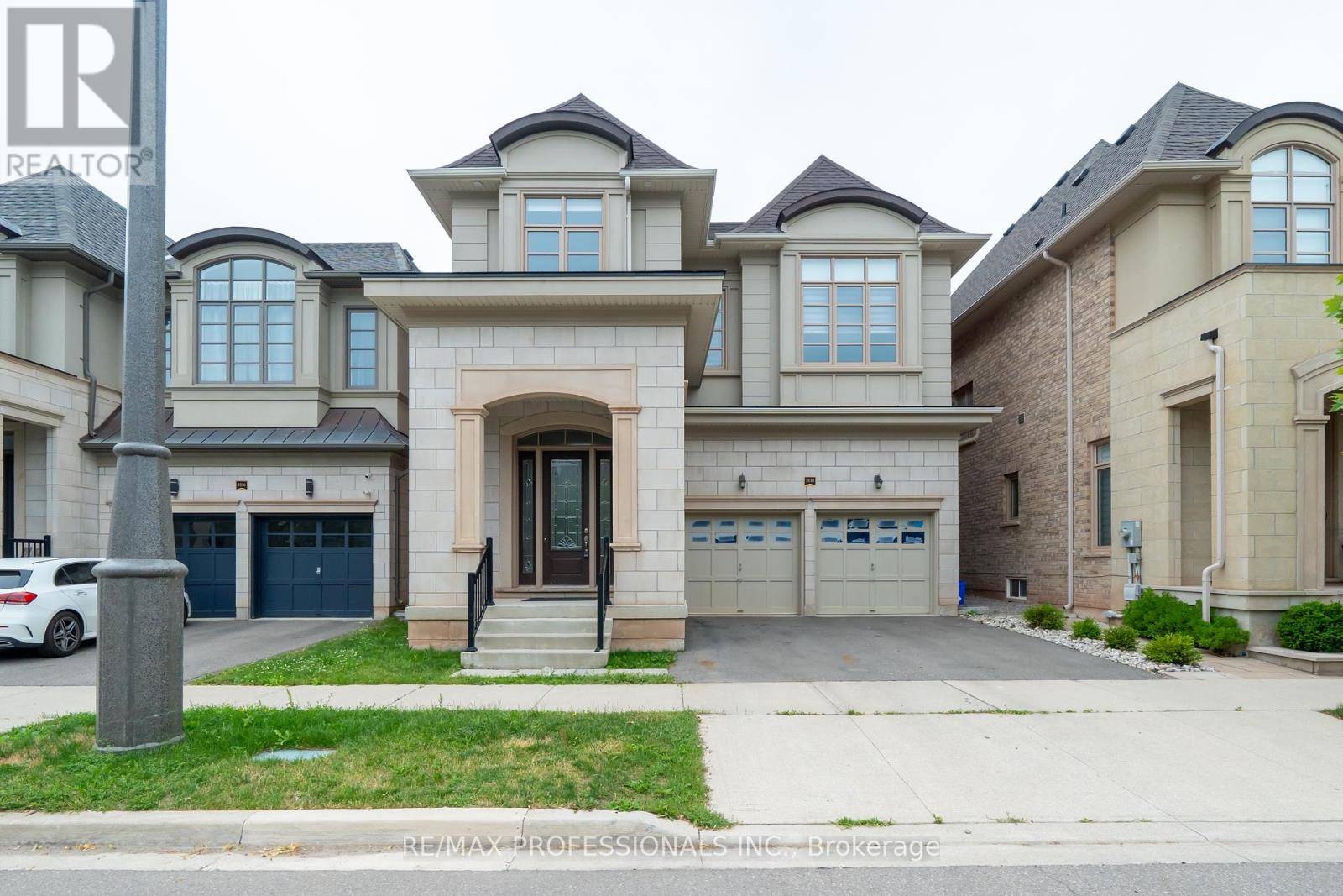 Oakville (go Glenorchy), ON L6H0V2,3110 MILLICENT AVENUE
