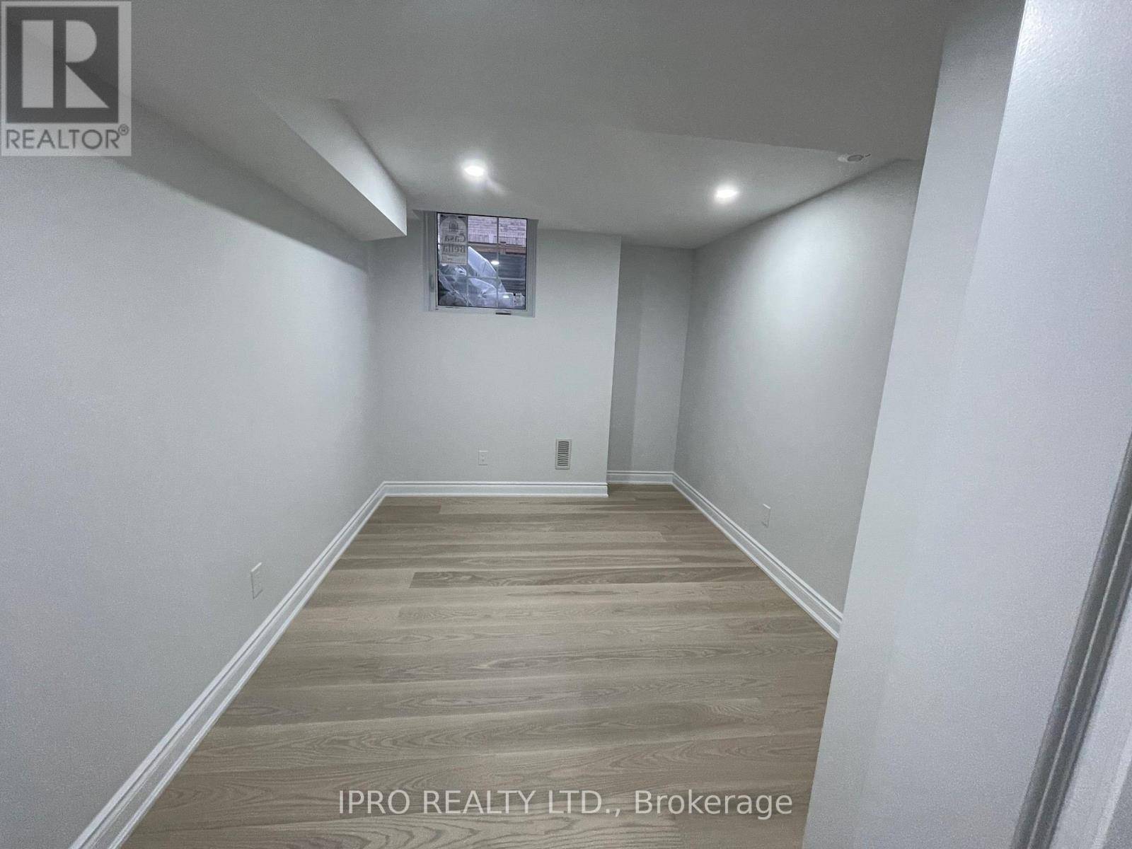 Oakville (go Glenorchy), ON L6H3R3,4105 CHANNING CRESCENT