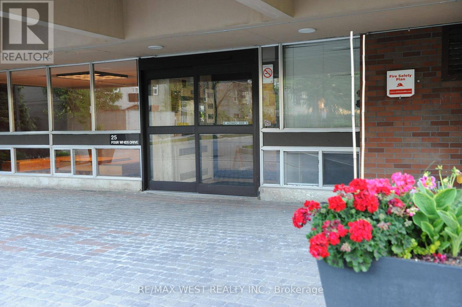 Toronto (york University Heights), ON M3J1K8,25 Four Winds DR #606