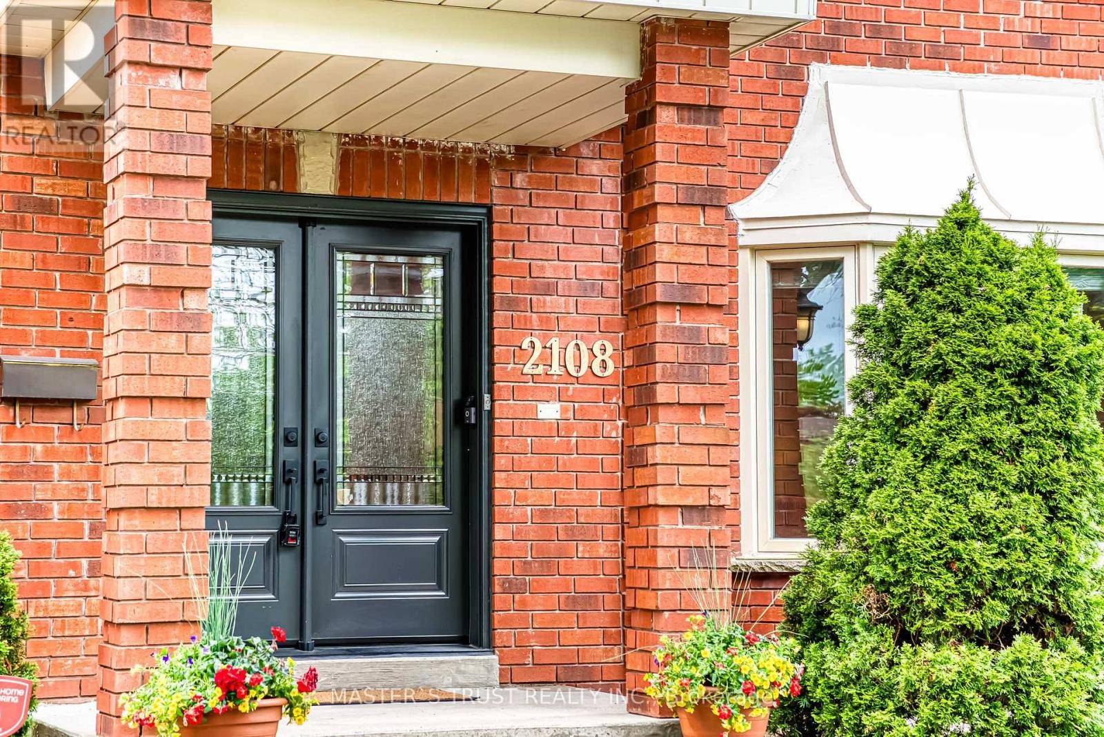Oakville (wc Wedgewood Creek), ON L6H3Y6,2108 GRENVILLE DRIVE