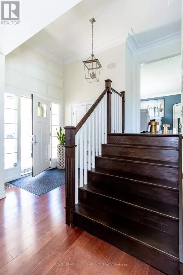 Oakville (sw Southwest), ON L6L5J2,202 WILLOWRIDGE COURT