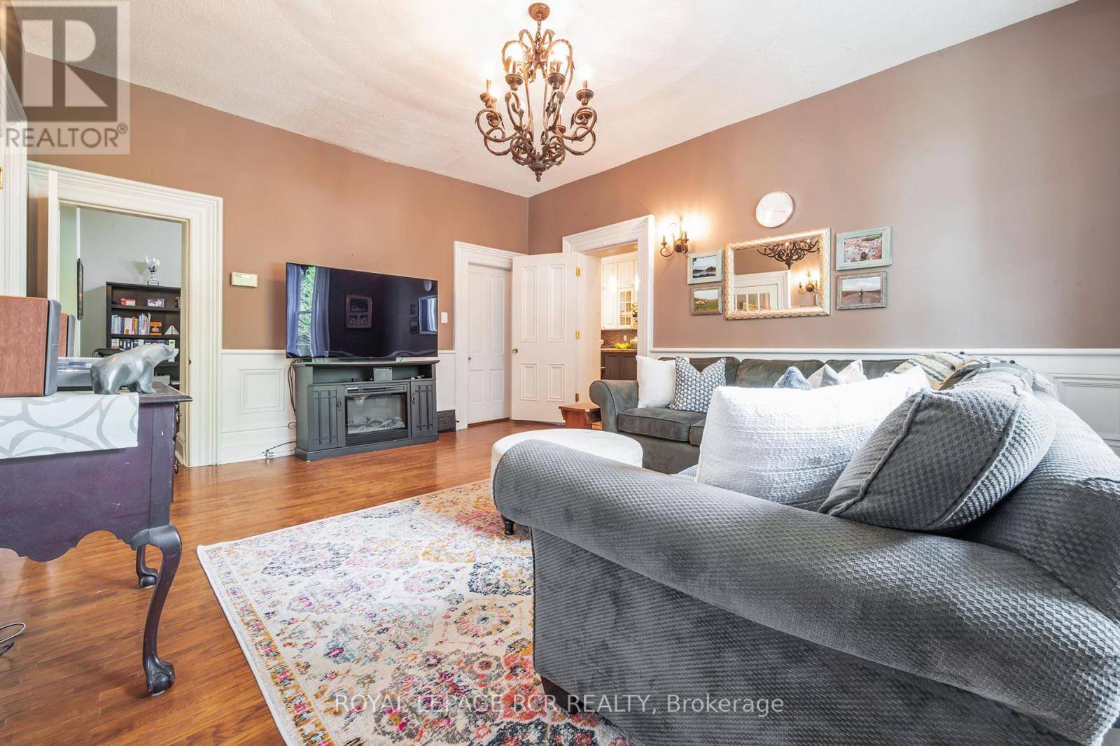 Orangeville, ON L9W1E6,67 ZINA STREET