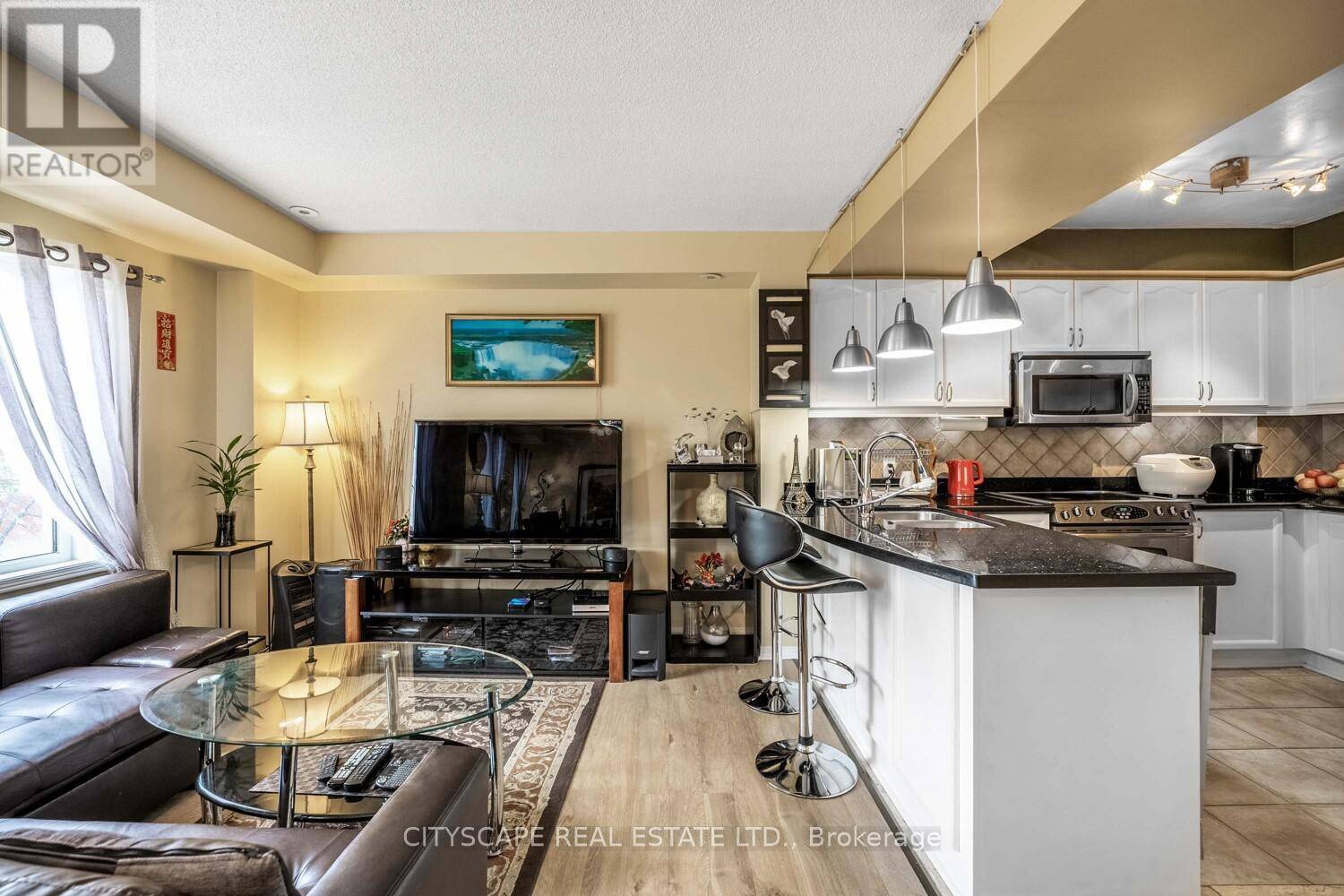 Mississauga (cooksville), ON L5B4J9,3055 Elmcreek RD #7