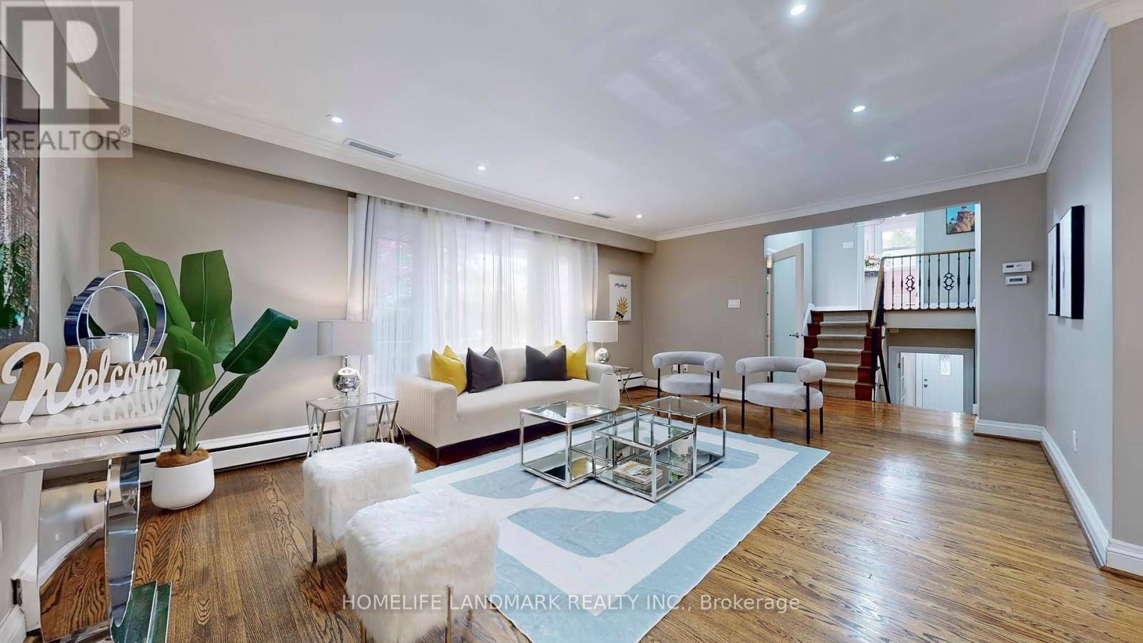 Toronto (yorkdale-glen Park), ON M6B3M1,12 CAROUSEL COURT