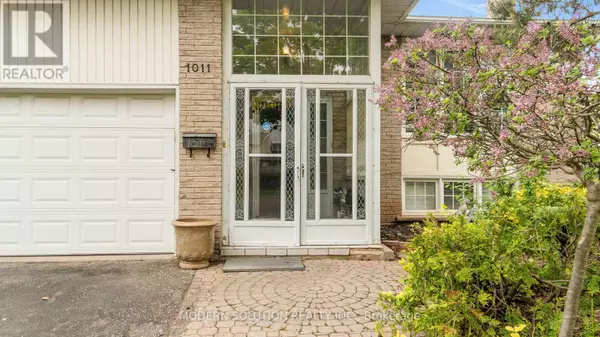 Oakville (cp College Park), ON L6H2Y9,1011 PEARSON DRIVE