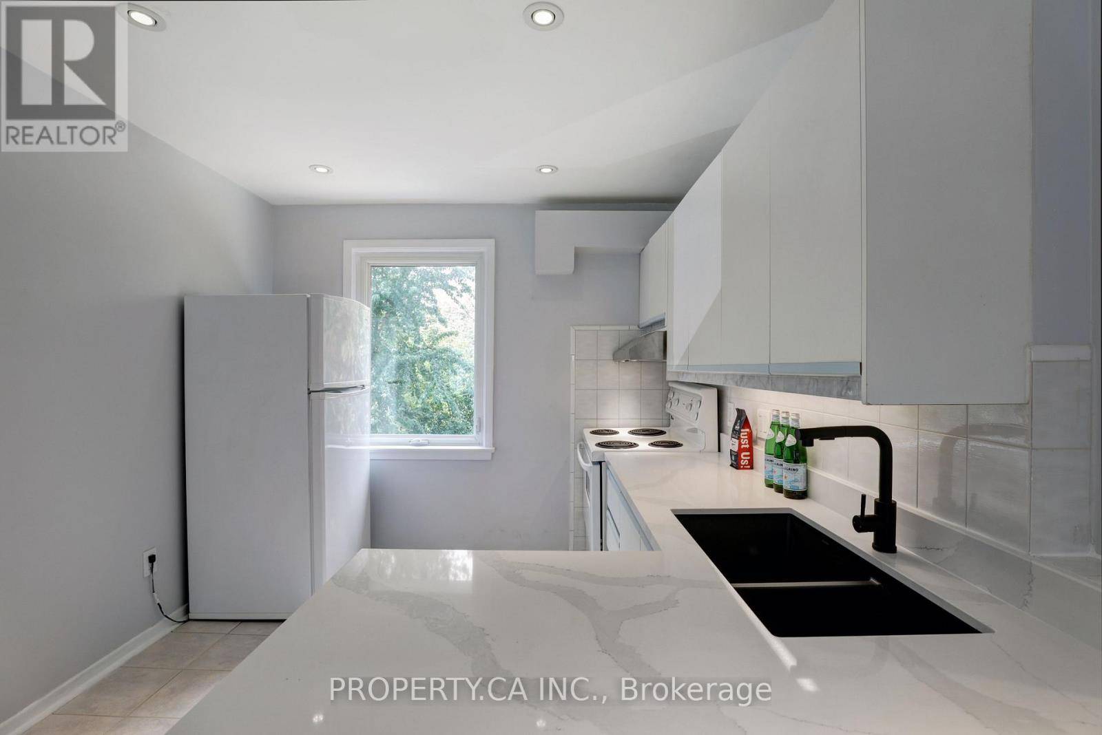 Toronto (new Toronto), ON M8V3H6,74 Thirteenth ST #Upper