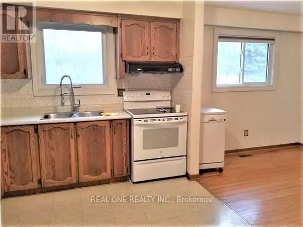 Oakville (cp College Park), ON L6H1G2,79 OSBORNE CRESCENT