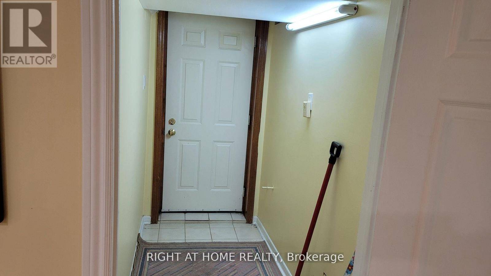 Mississauga (hurontario), ON L5R2T3,5194 GUILDWOOD WAY