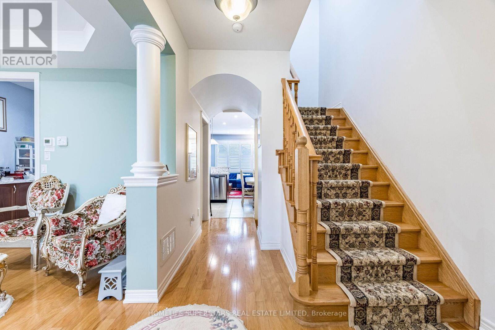 Oakville (go Glenorchy), ON L6M4L7,3095 NEYAGAWA BOULEVARD
