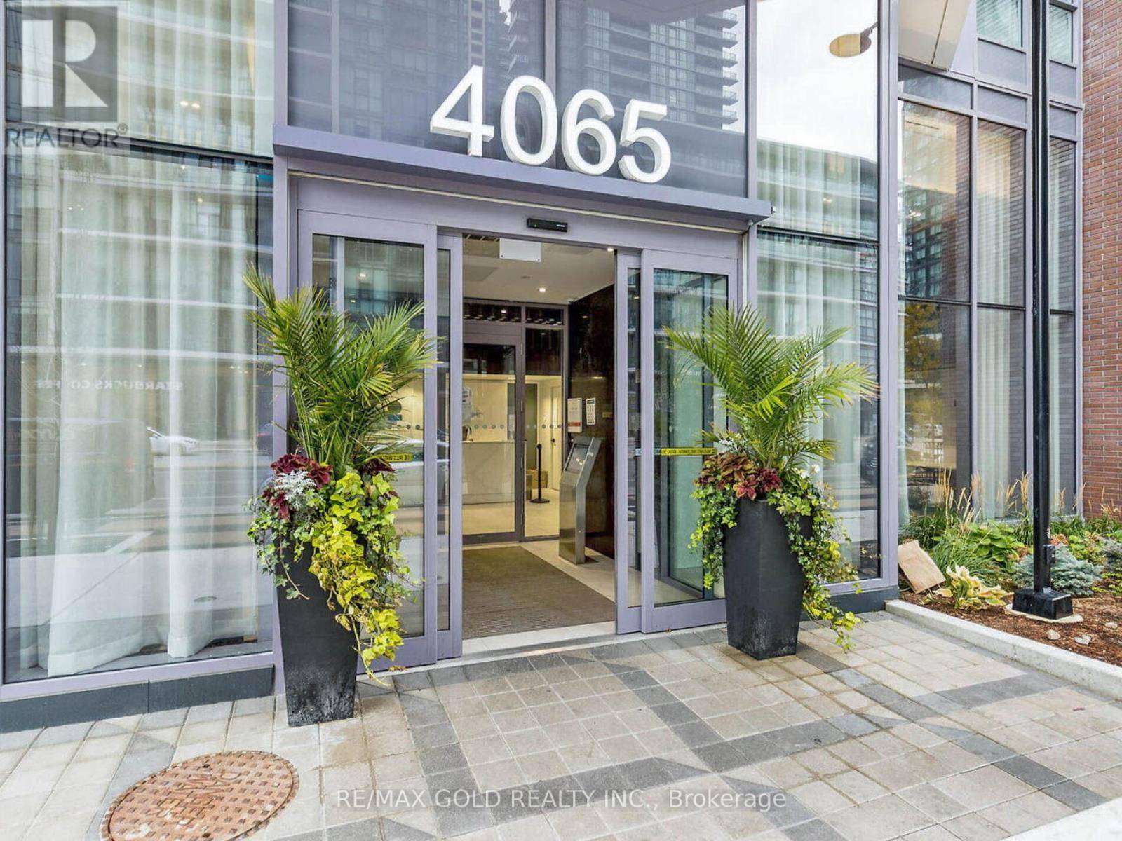 Mississauga (city Centre), ON L5B0L4,4065 CONFEDERATION Pkwy #3705