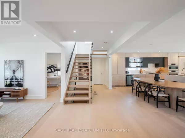 Toronto (stonegate-queensway), ON M8Y3P9,159 HUMBERVALE BOULEVARD