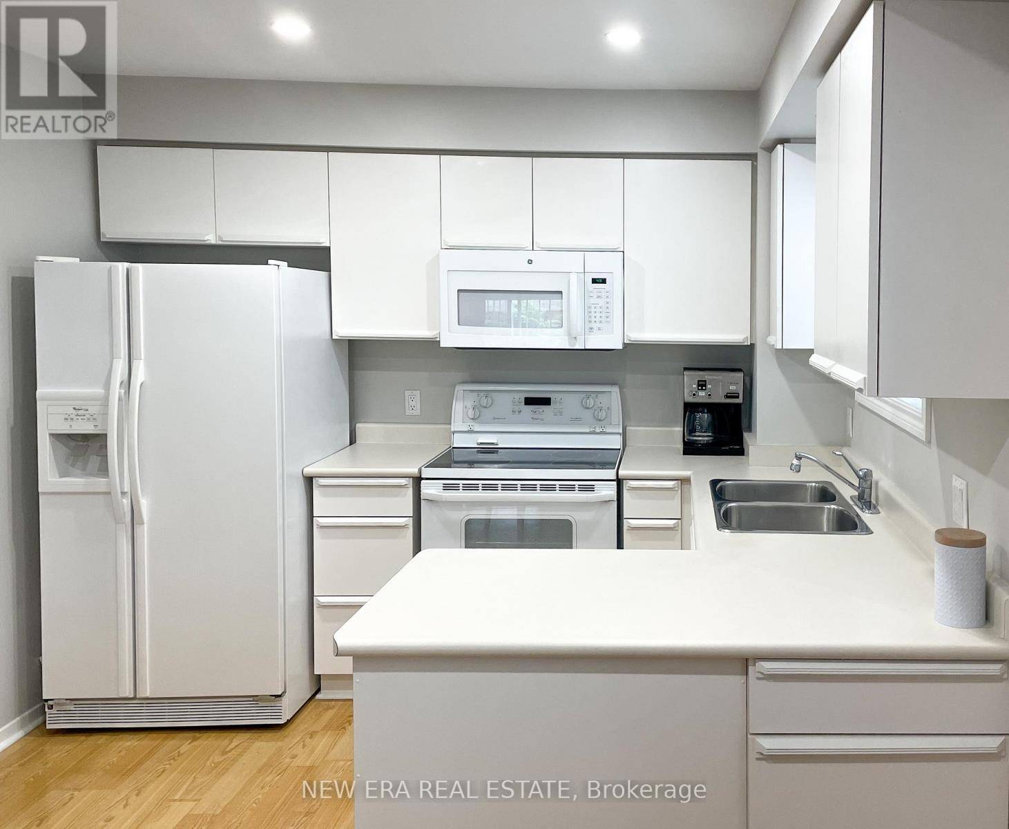 Mississauga (creditview), ON L5C3L3,4059 TEAKWOOD DRIVE
