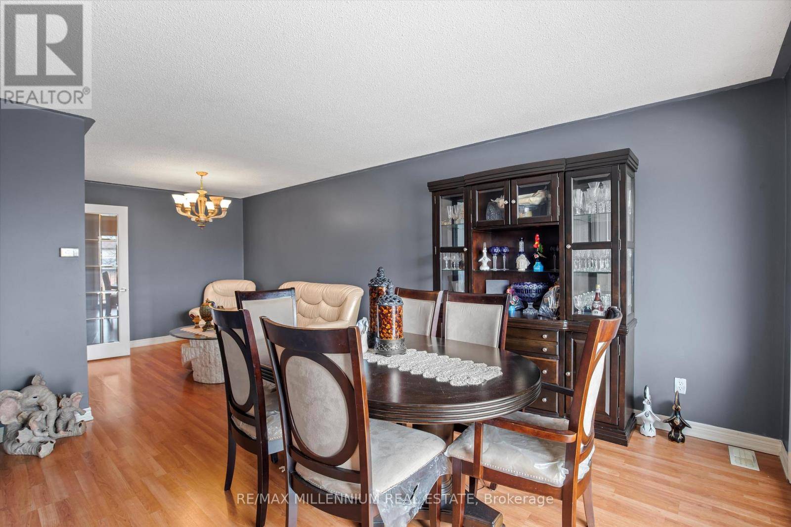 Brampton (brampton West), ON L6X2T9,4 MARTINDALE CRESCENT