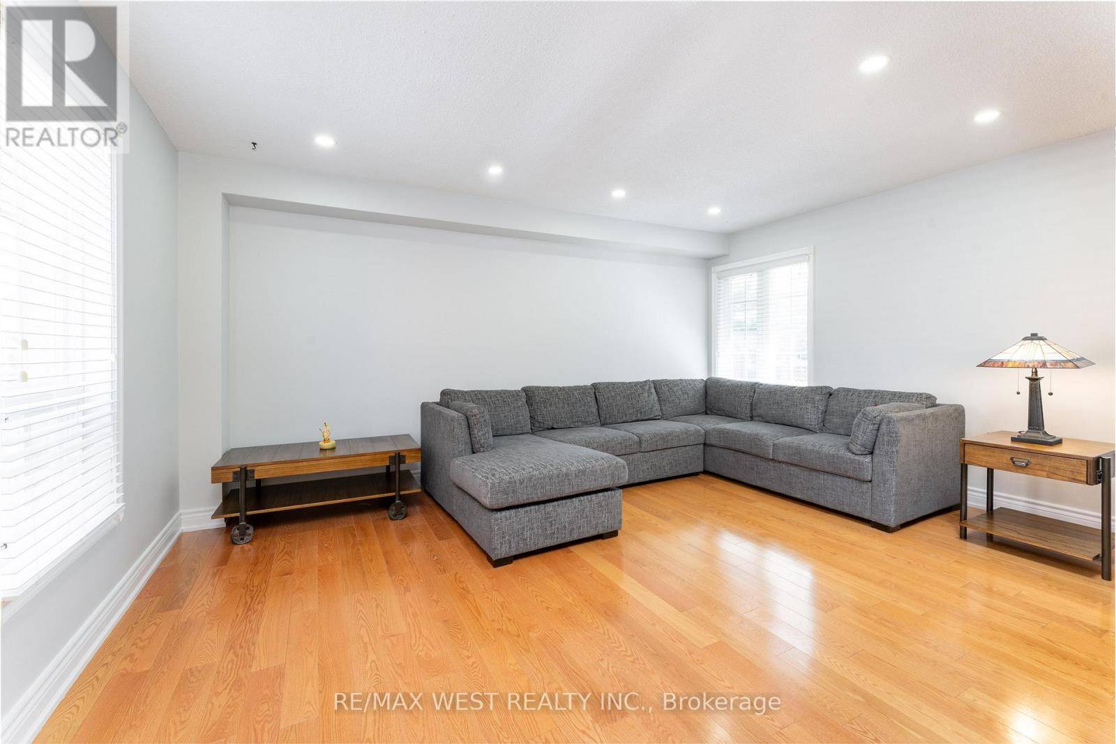 Mississauga (rathwood), ON L4W3X6,991 MANNINGTON LANE