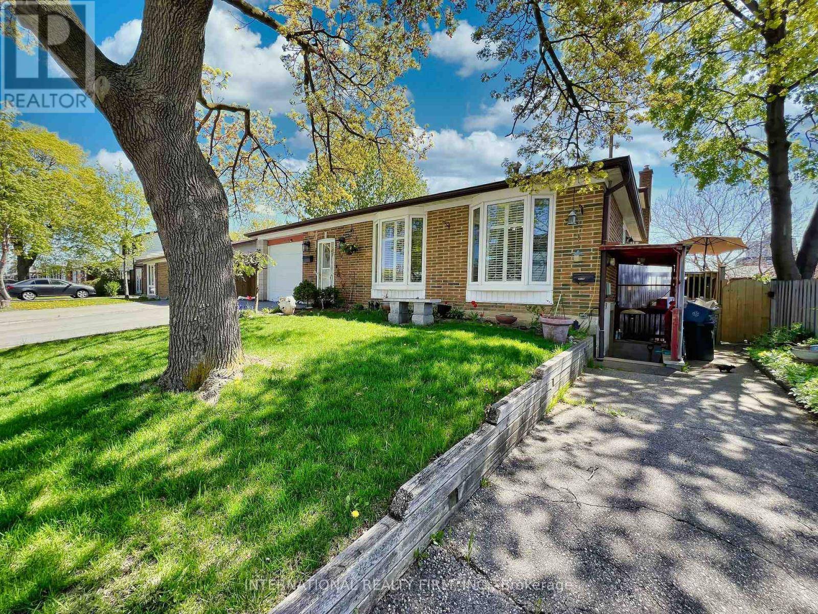Mississauga (malton), ON L4T1V9,3602 DUNRANKIN DRIVE