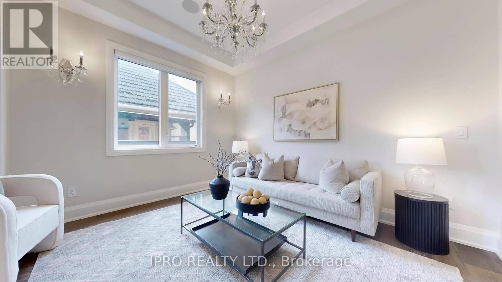 Mississauga (central Erin Mills), ON L5M2M9,5199 SYMPHONY COURT