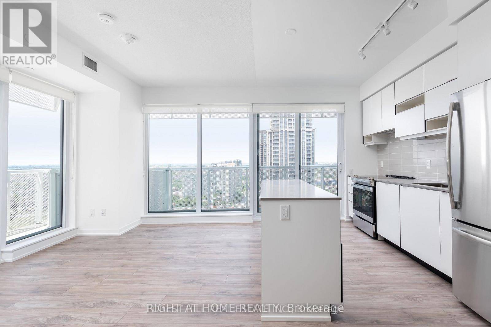 Mississauga (city Centre), ON L5B0L4,4065 Confederation Pkwy West #1003