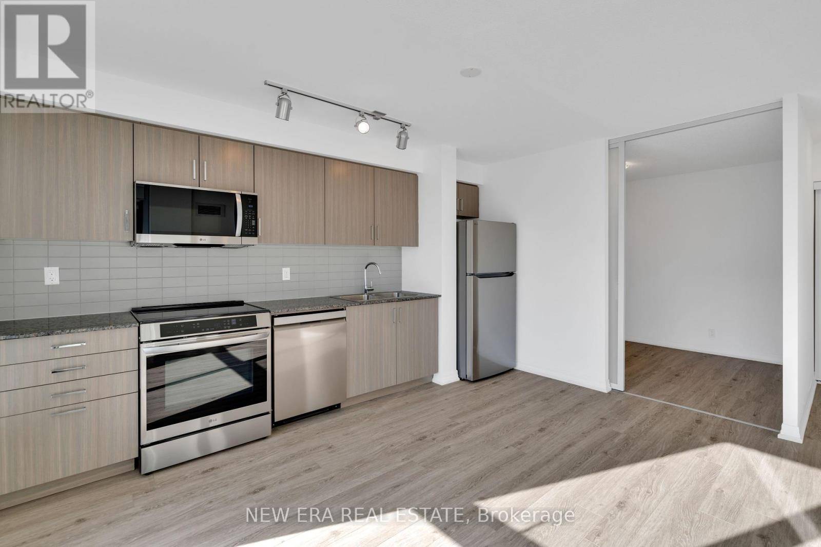 Toronto (west Humber-clairville), ON M9W0C6,80 Esther Lorrie DR #204