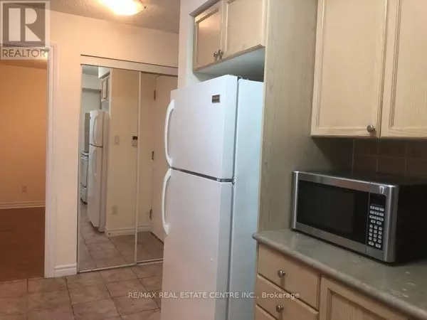 Mississauga (city Centre), ON L5B4M7,3880 Duke Of York BLVD #2409