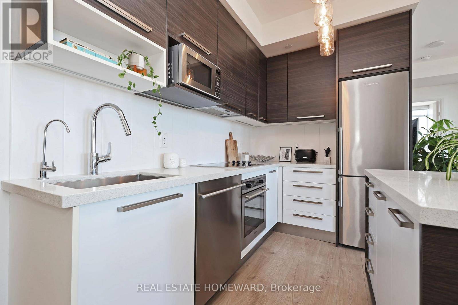 Toronto (mimico), ON M8V0E5,36 Park Lawn RD #810
