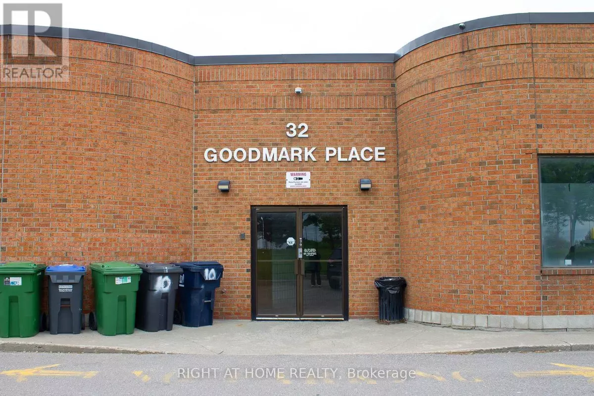 Toronto (west Humber-clairville), ON M9W6J4,32 Goodmark PL #17