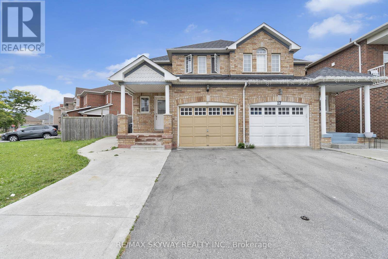 19 REDNOR DRIVE, Brampton (brampton East), ON L6P1P4