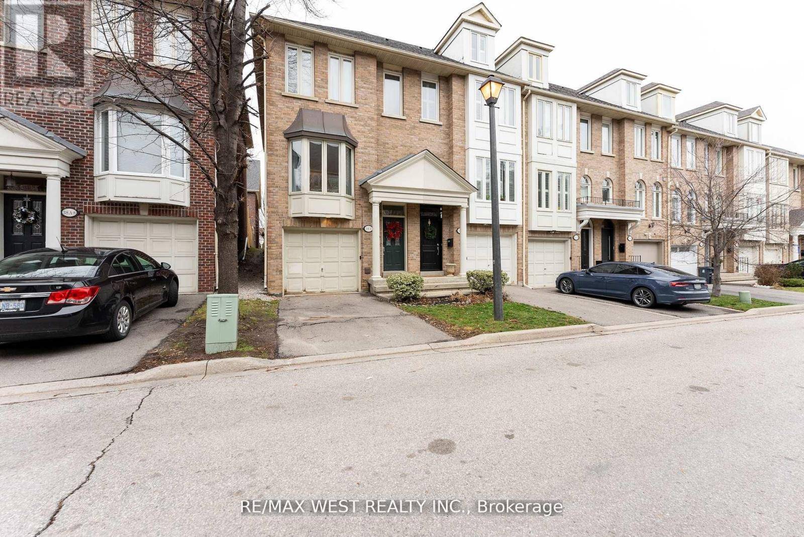 38-1 MENDOTA ROAD, Toronto (stonegate-queensway), ON M8Y1E8