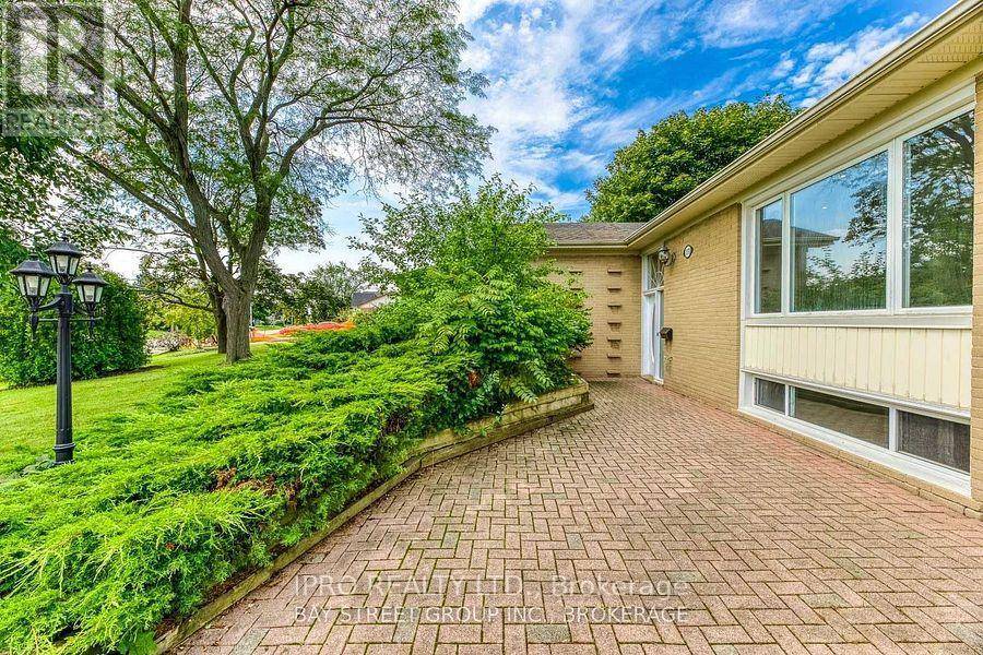 Oakville (wo West), ON L6L2P9,1333 SHELDON AVENUE S